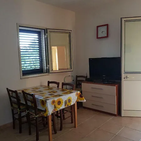 Casa Cala Trono アパート ファヴィニャーナ